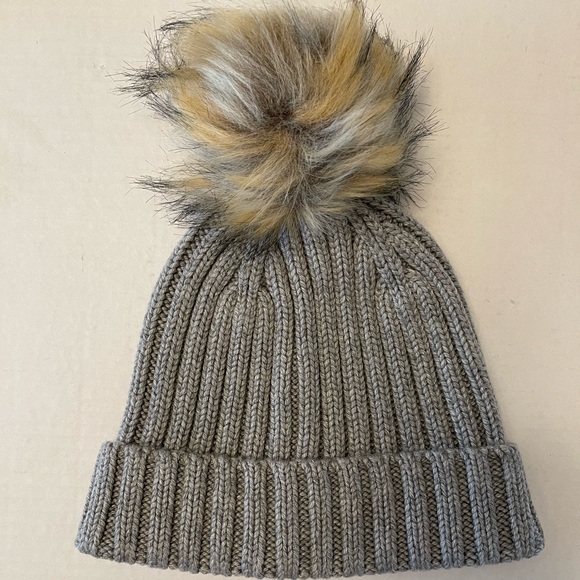 NEW J.Crew Ribbed Pom-Pom Beanie - Picture 2 of 8